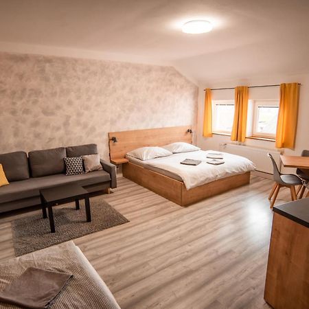 Apart Mikes Telc Bagian luar foto