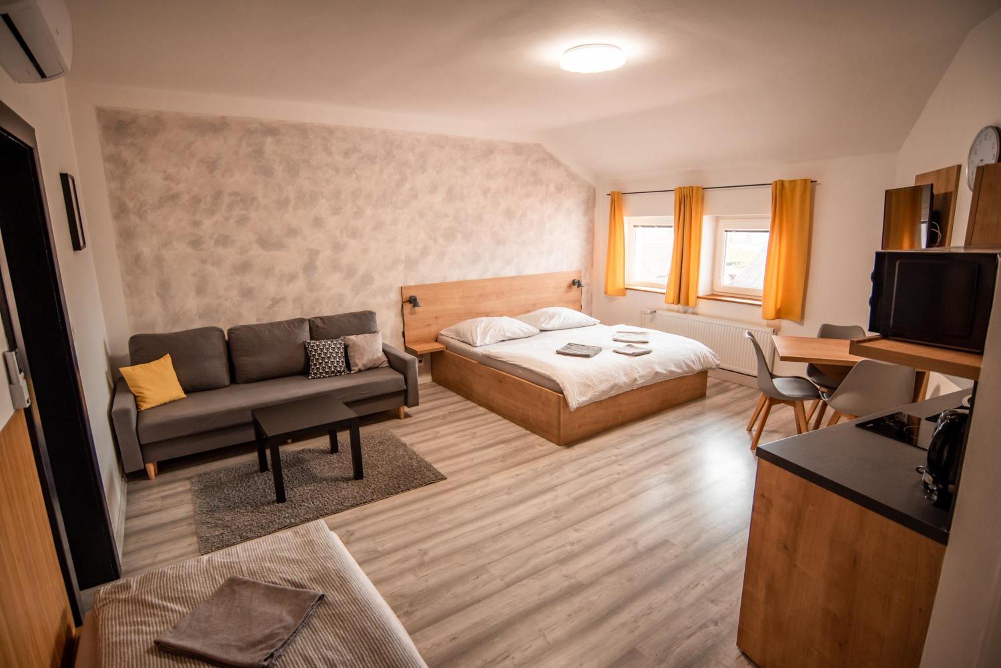 Apart Mikes Telc Bagian luar foto