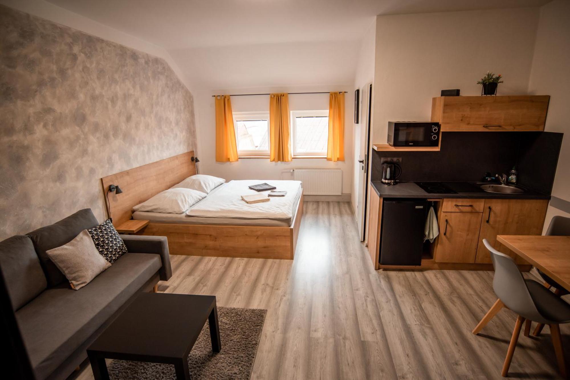 Apart Mikes Telc Bagian luar foto